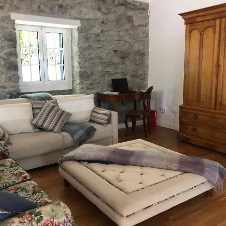 Quintinha De Palmyra Camacha (Madeira)