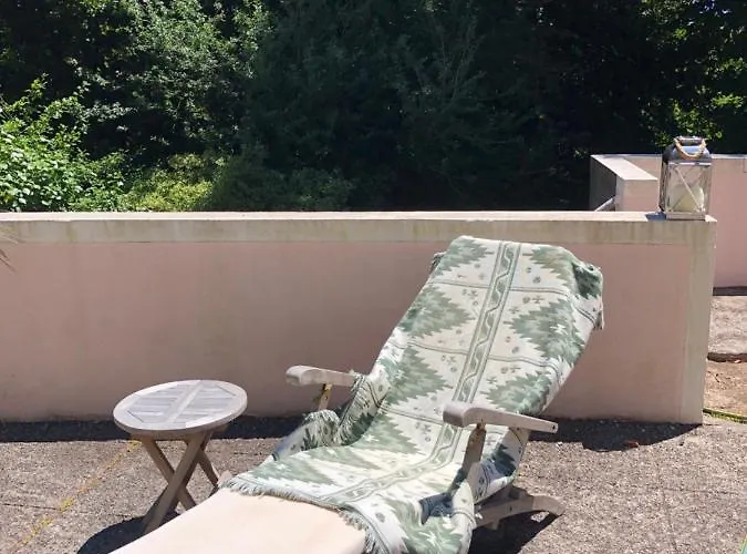 Quintinha De Palmyra Camacha (Madeira)